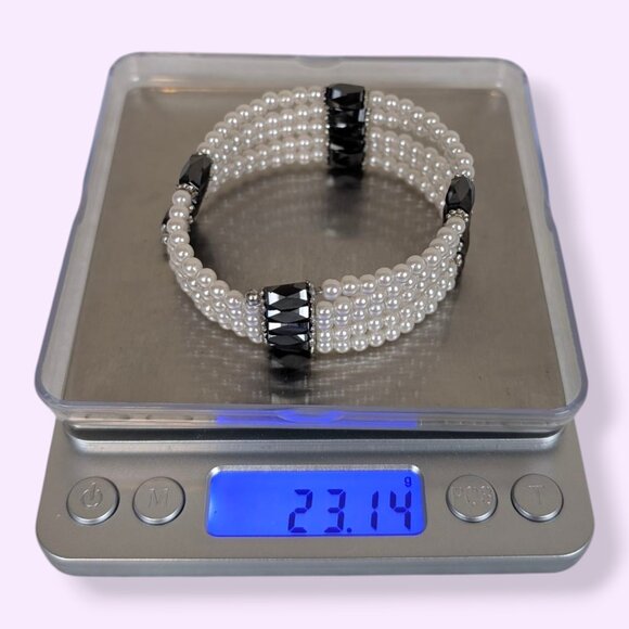 V. Faux Pearl Magnetic Wrap Bracelet - Picture 4 of 4